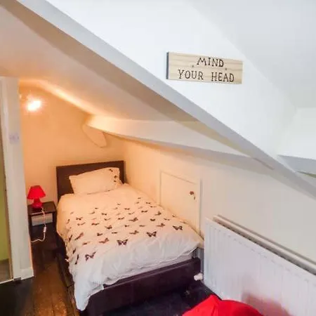 Abbey Vista Apartment *